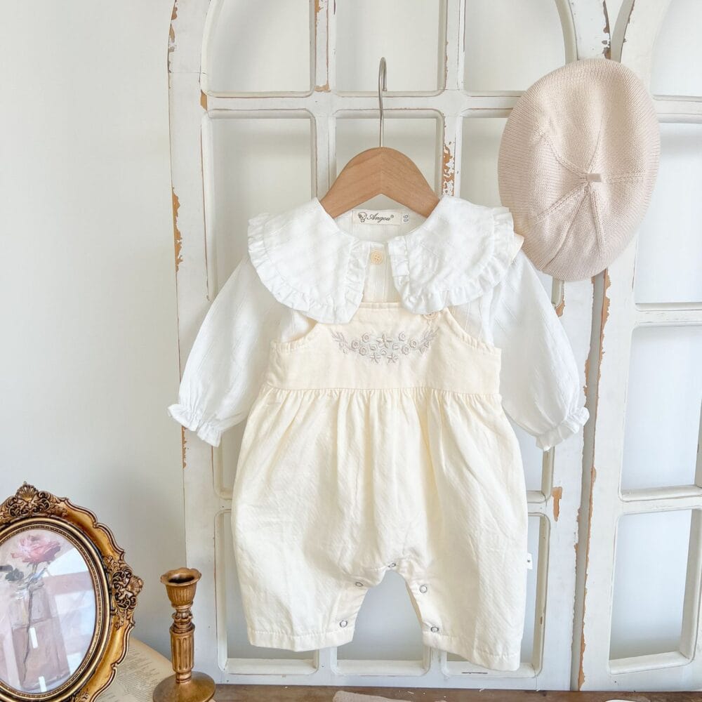 Tutina con bretelle neonata