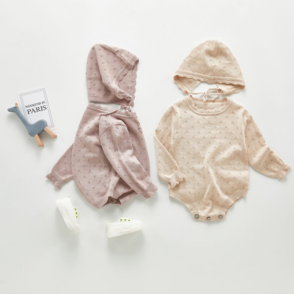 Body traforato con colletto e cappellino coordinato - immagine 2