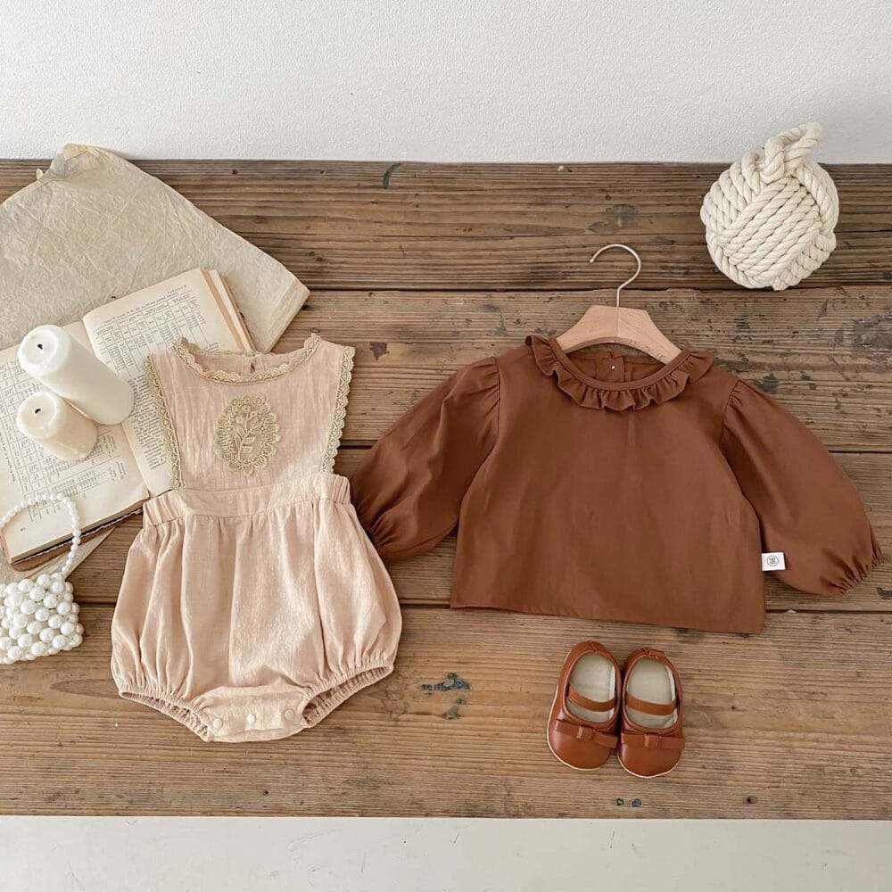 Camicia con salopette stile coreano - immagine 5