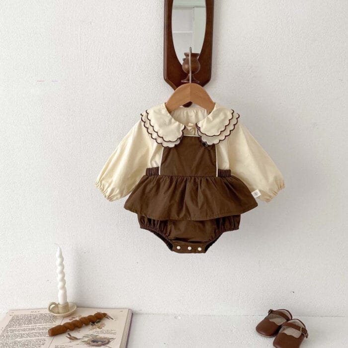 Rochiță cu guler volant pentru fetițe