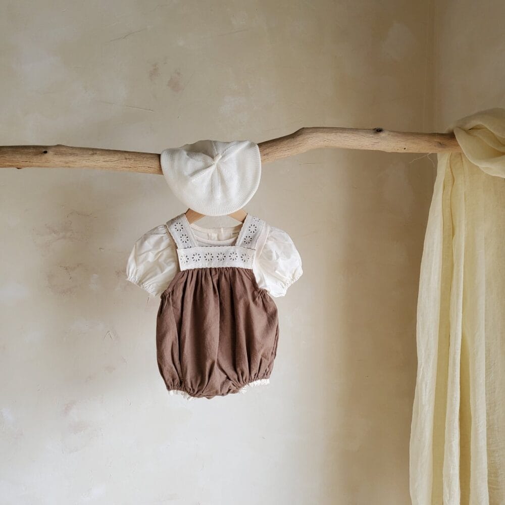 Completo estivo bimba in cotone con ricami - immagine 6