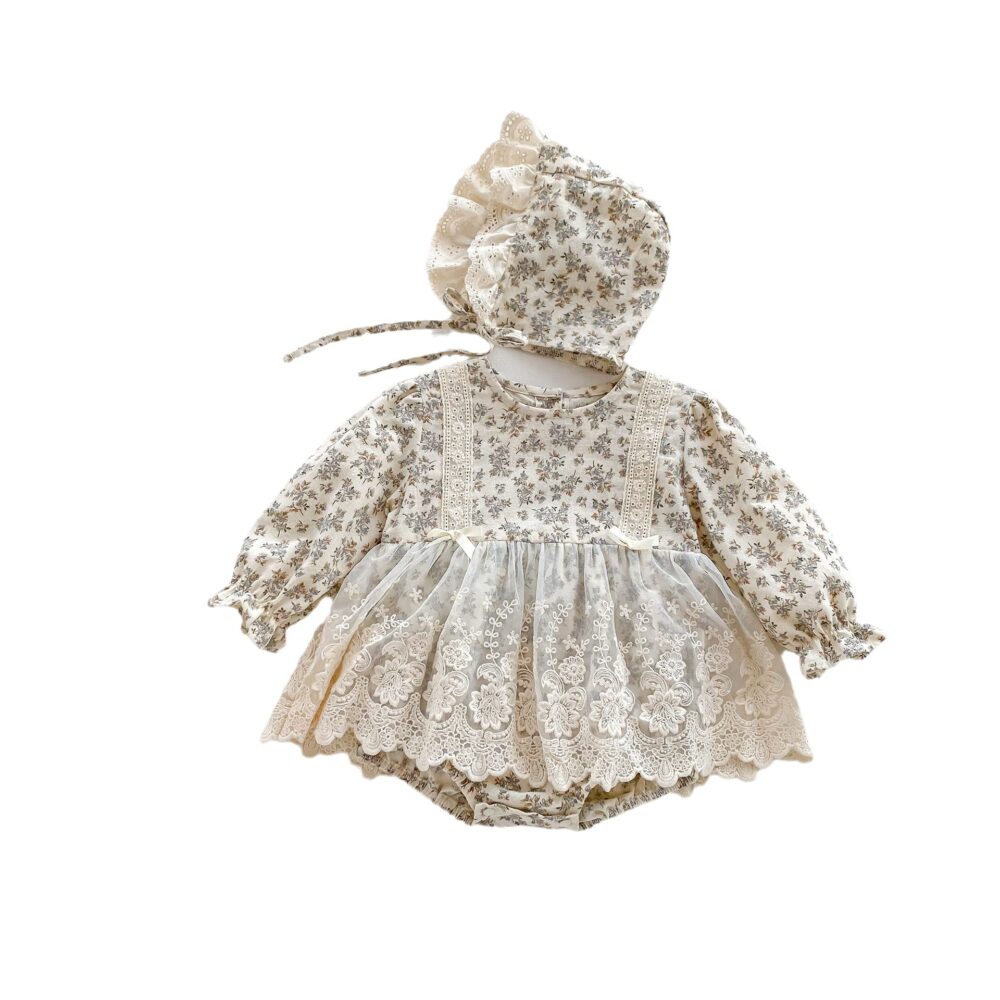 Tutina floreale con pizzo e cappellino - immagine 7
